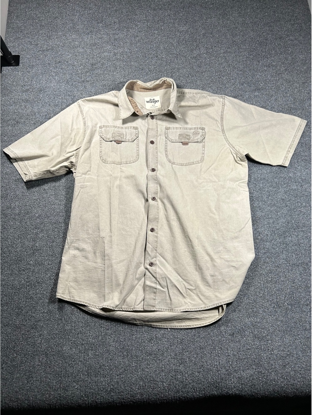 Wrangler XLT Beige Short Sleeve Button-Up Shirt